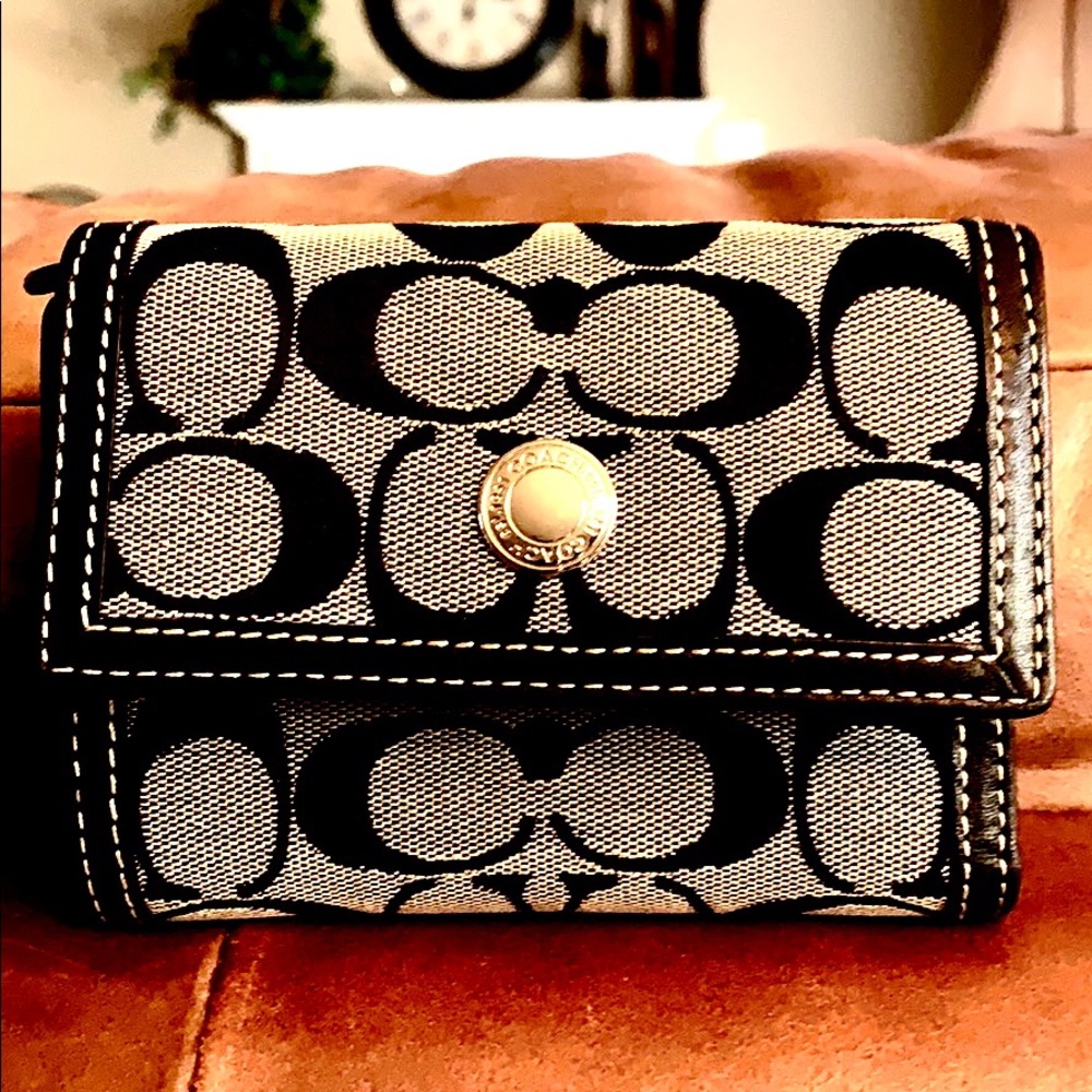 Coach Signature C Wallet 🎀